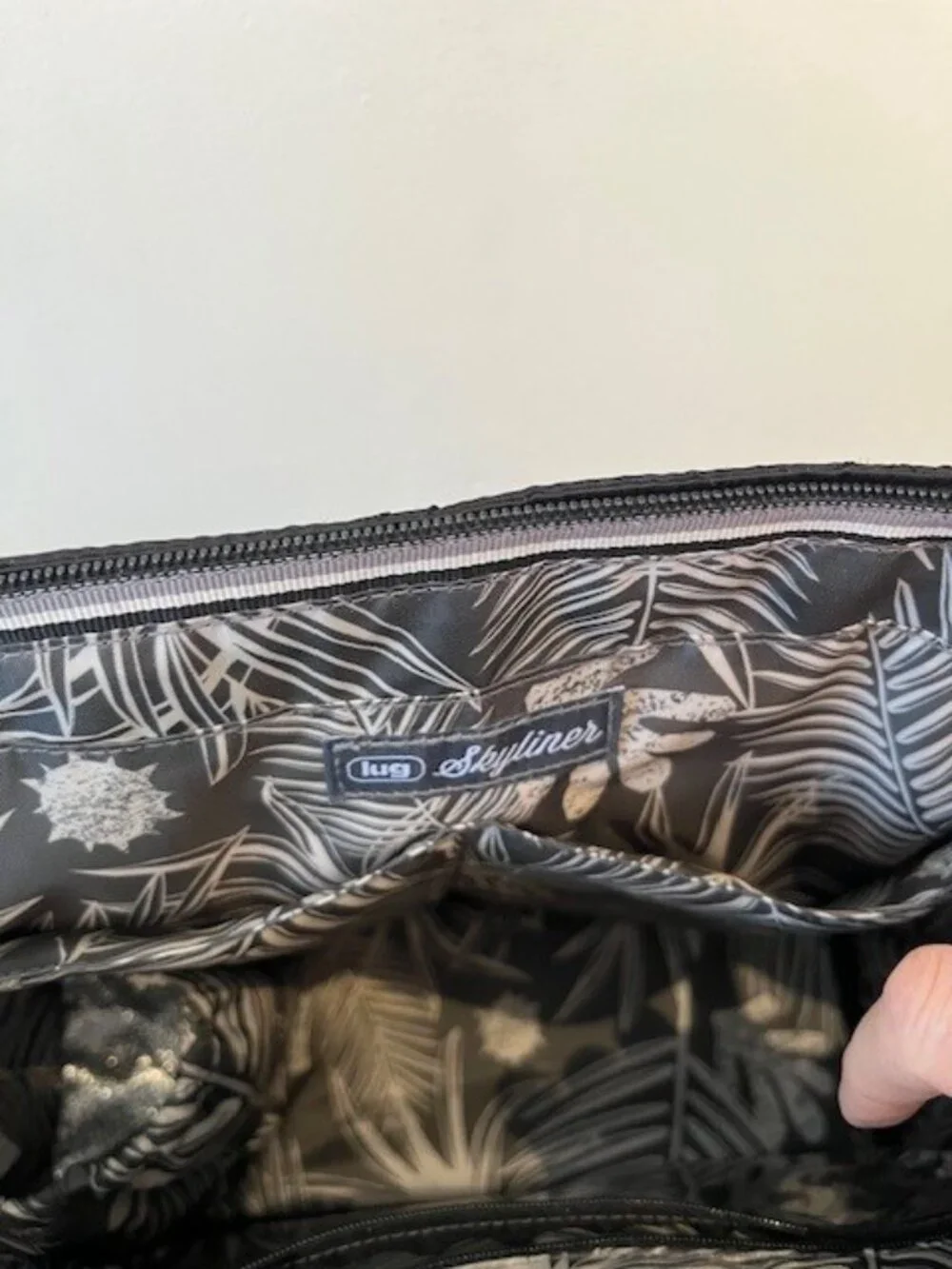 Lug Medium Skyliner Tote - Picture 12 of 14
